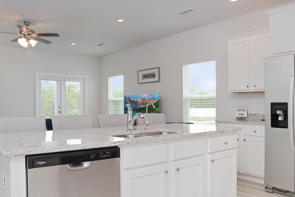 House, Multiple Beds (Backwater Bliss) | Private kitchen | Oven, toaster