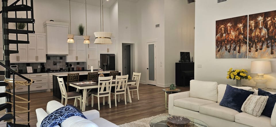 House, 3 Bedrooms, Pets Allowed, Mountain View | Living area | 65-inch flat-screen TV with digital channels, Netflix, Hulu