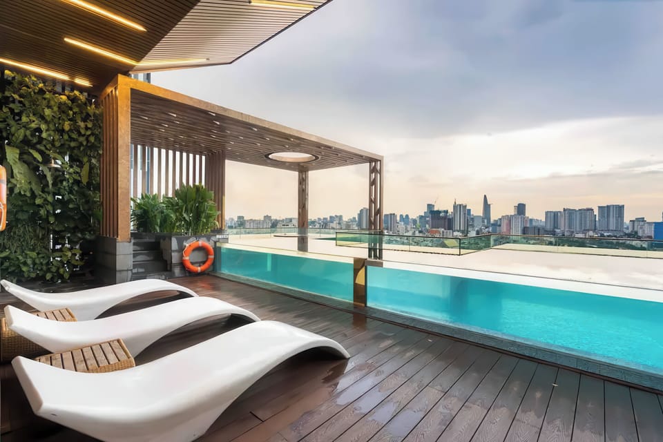 Infinity pool