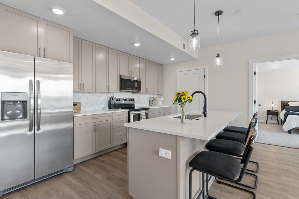 Condo, 2 Bedrooms | Private kitchen | Fridge, oven, coffee/tea maker, toaster