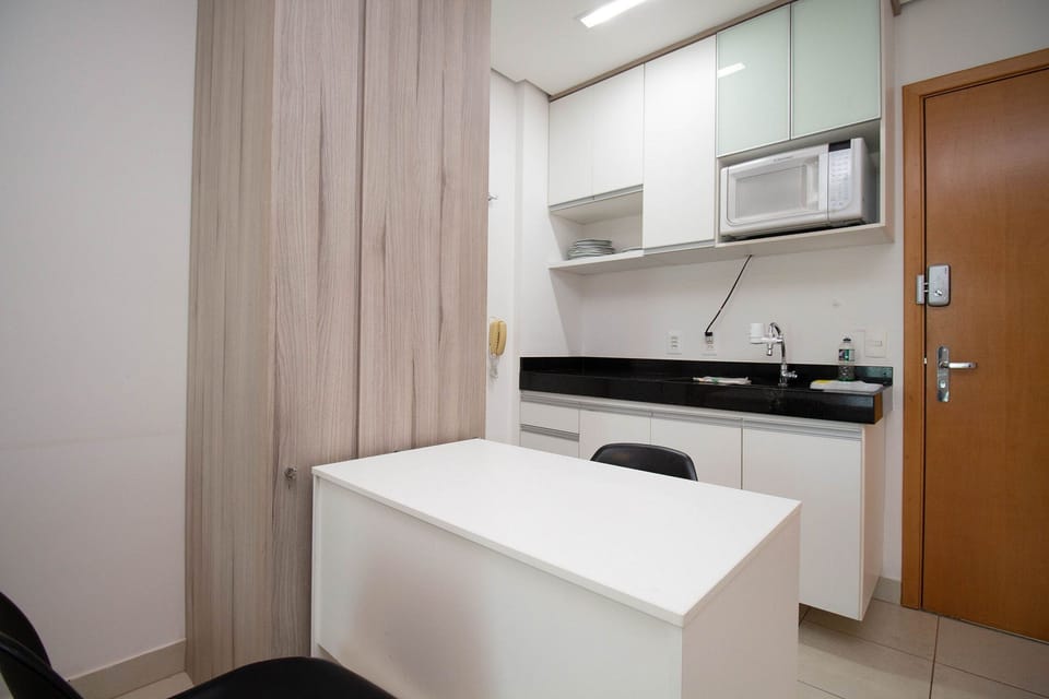 Basic Apartment | Bathroom | Shower, rainfall showerhead