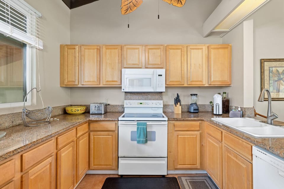 Condo, 1 King Bed (Keauhou Kona Surf & Racquet Club#6-30) | Private kitchen