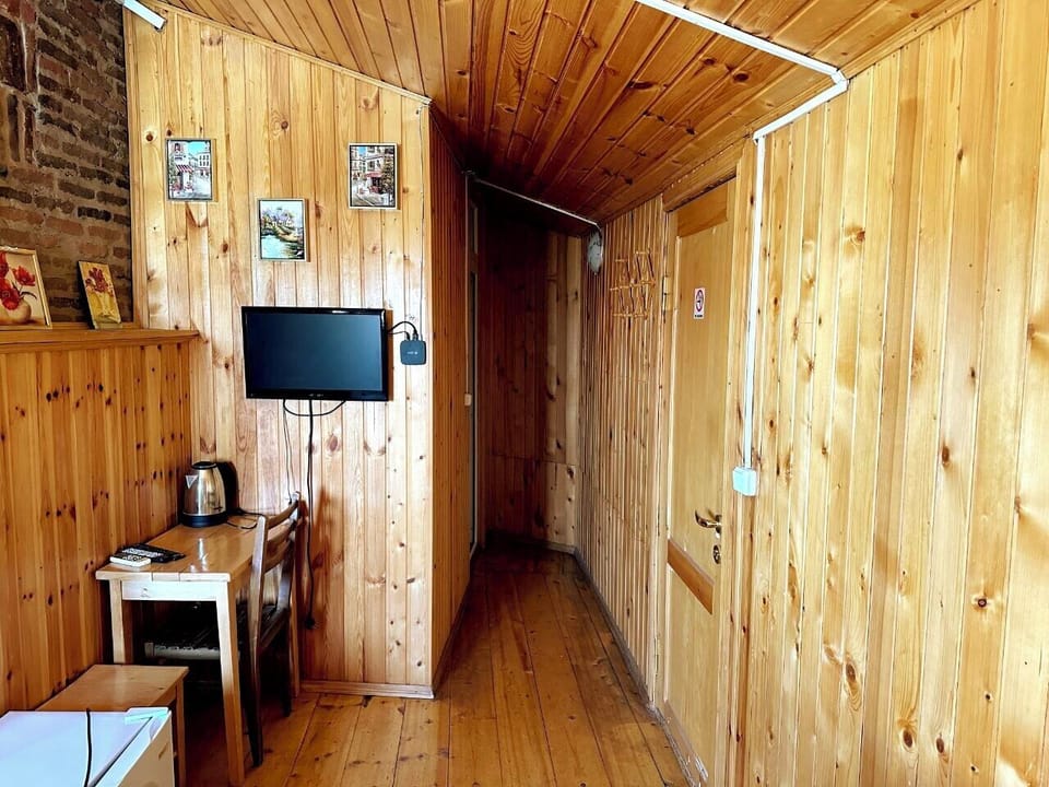 Classic Room | Free WiFi, bed sheets