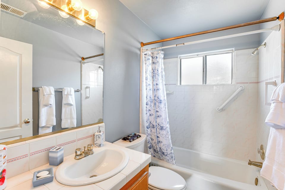 2 Mi to Pismo Beach: Oceano Retreat Near Wineries! Cottage in Oceano