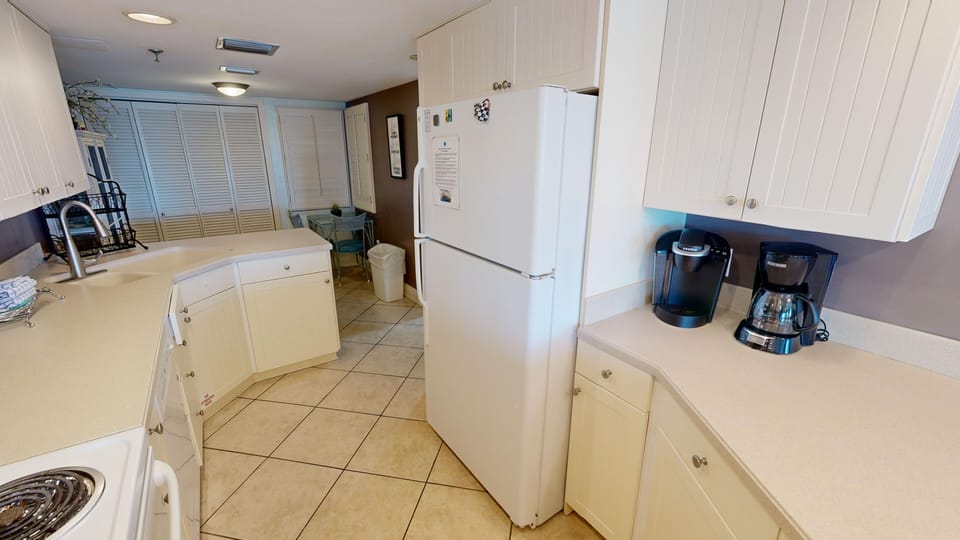 Condo, 2 Bedrooms | Private kitchen | Coffee/tea maker, fridge, oven, toaster