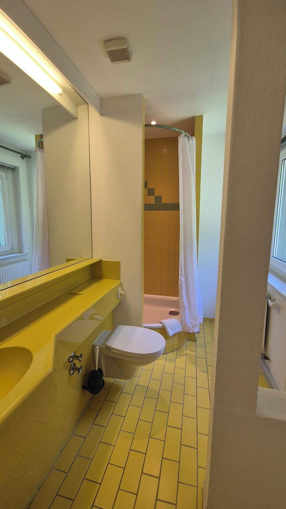 Single Room | Bathroom | Shower, eco-friendly toiletries, towels, soap