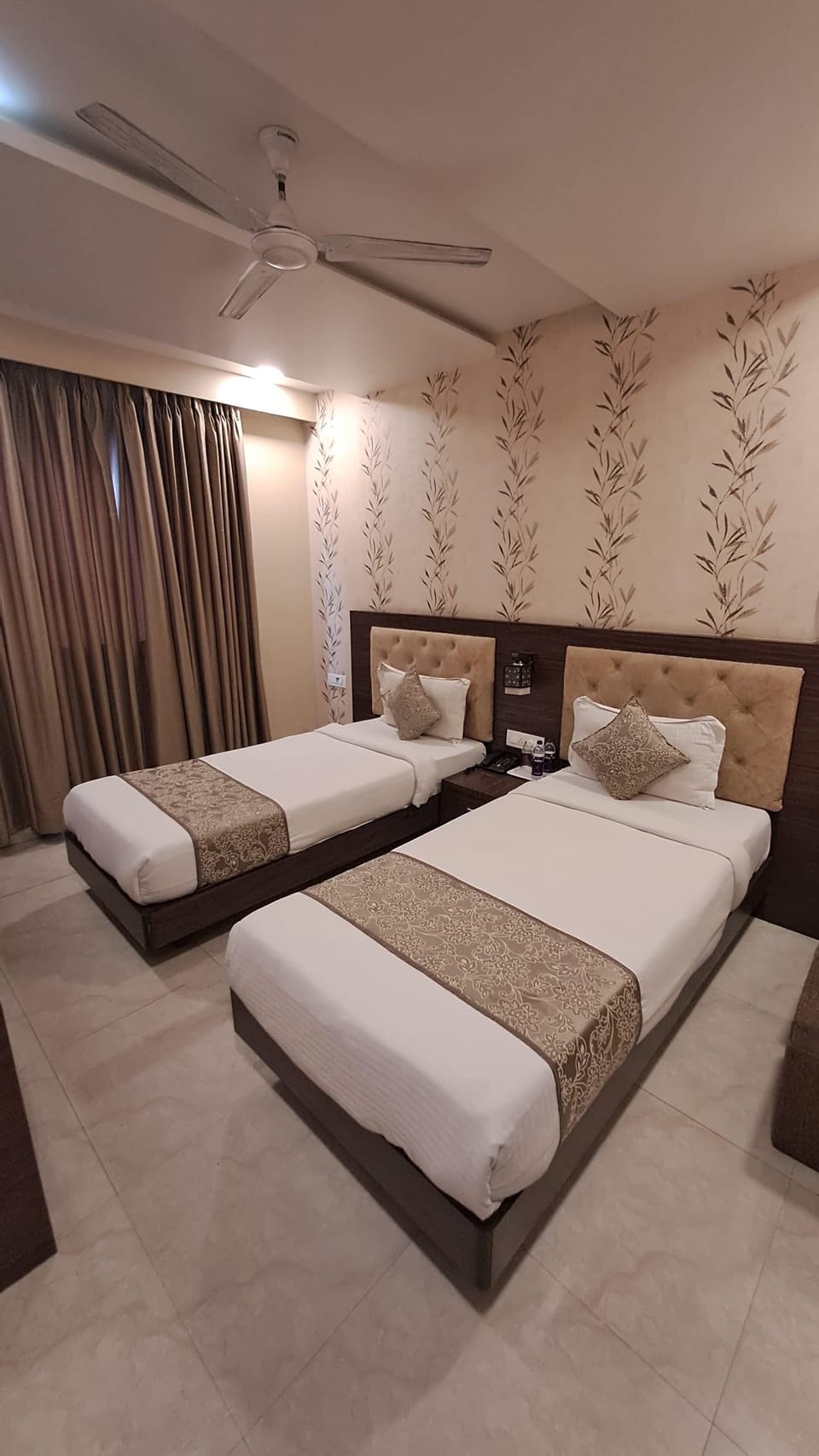 Deluxe Double or Twin Room | Desk, iron/ironing board, free WiFi