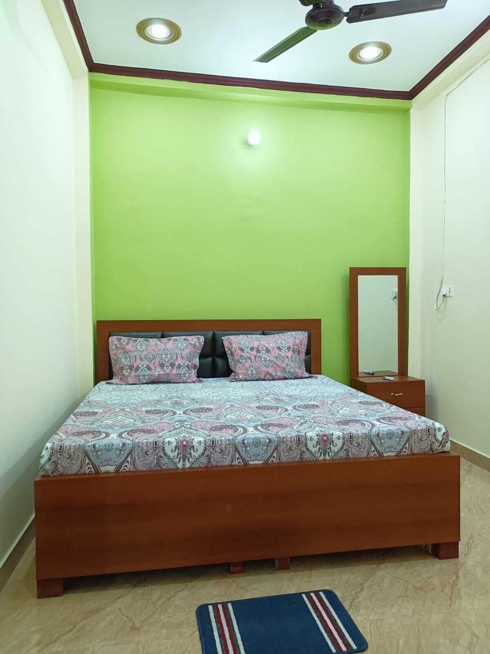 Three-Bedroom House | Free WiFi