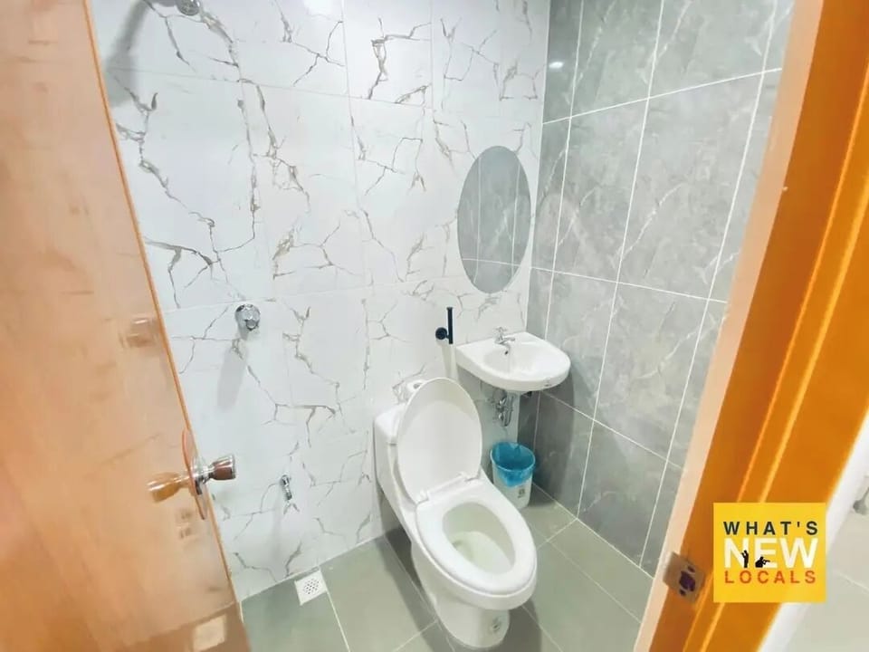 Standard Triple Room | Bathroom | Shower, towels, soap, toilet paper