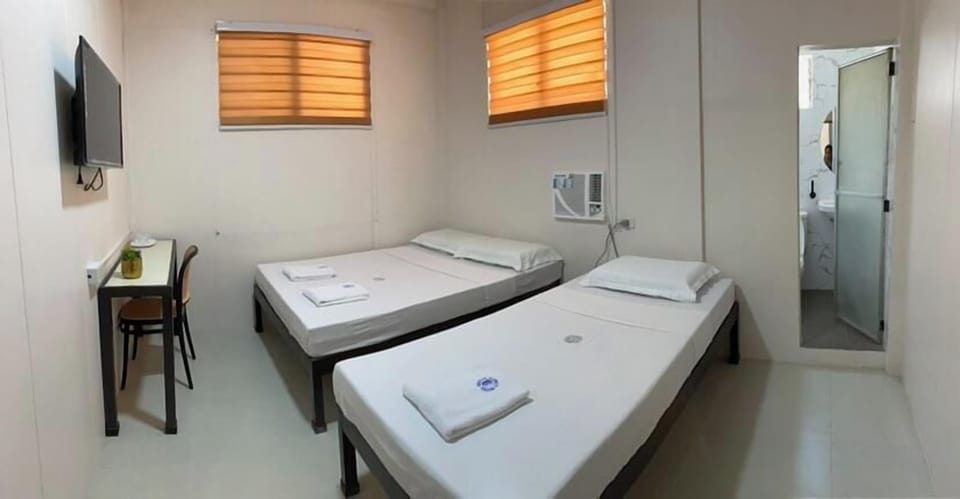 Standard Triple Room | Desk, free WiFi