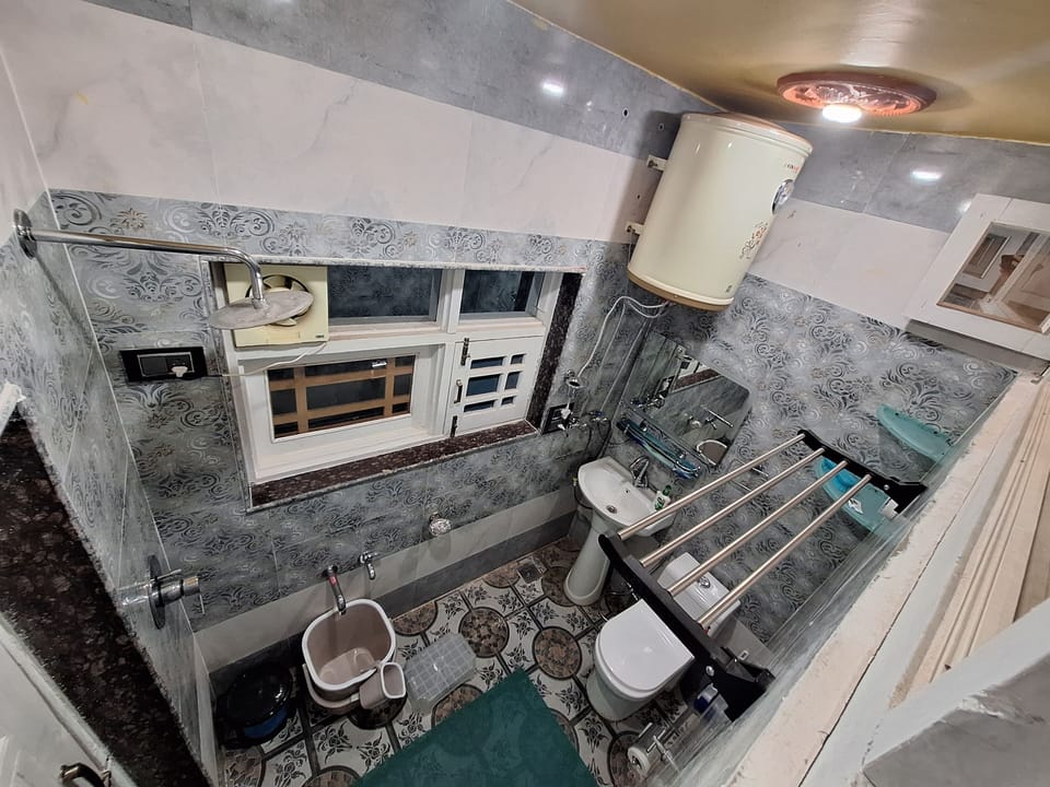 Deluxe Double Room, Mountain View | Bathroom | Slippers, bidet