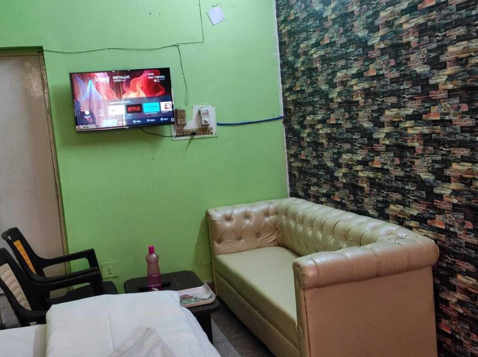 Standard Room, Balcony, City View | WiFi (free), bed sheets