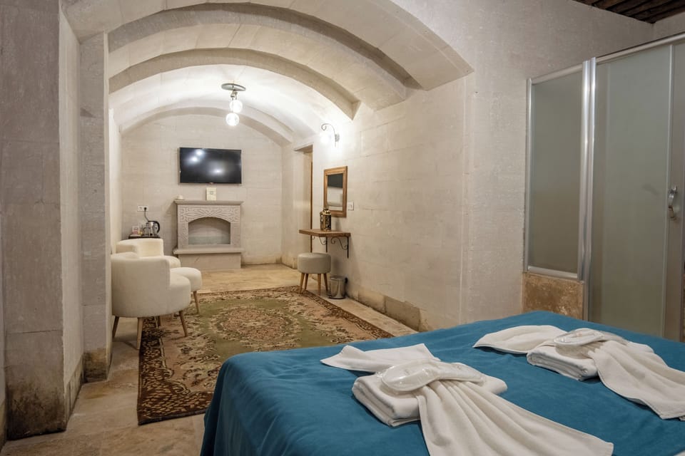 Royal Studio Suite | Premium bedding, minibar, individually decorated, desk