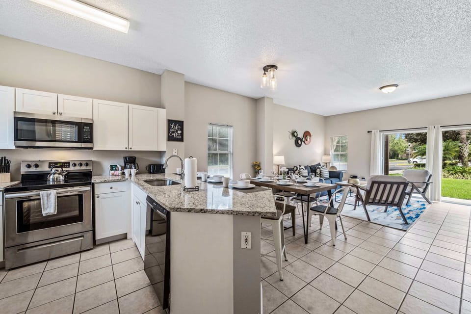 House (3 Bedrooms) | Property amenity