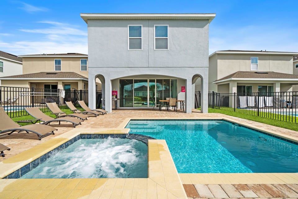 House (6 Bedrooms) | Property amenity