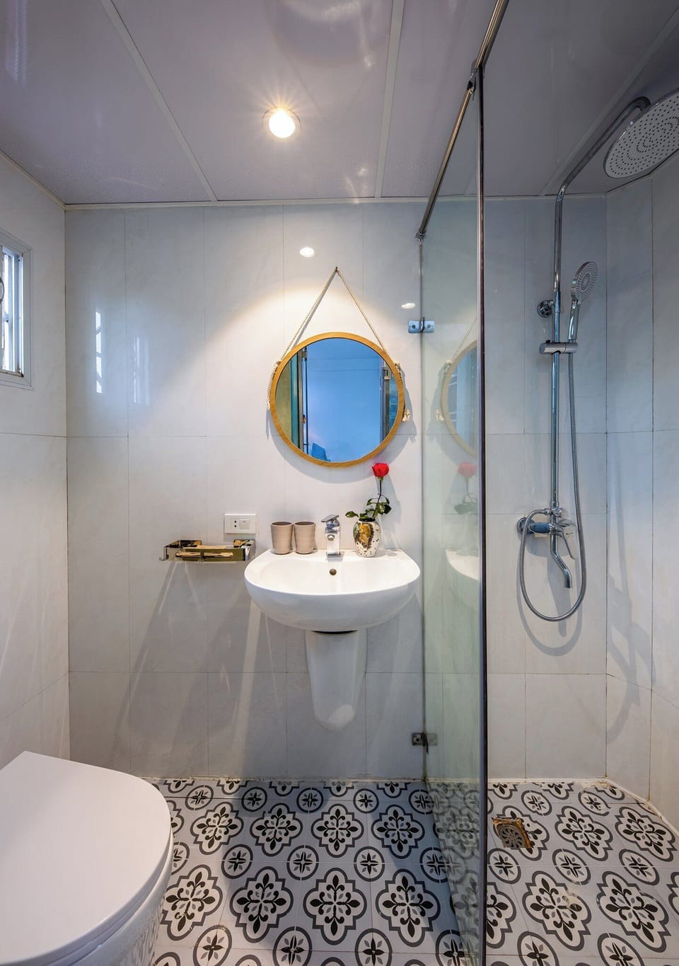 Superior Double Room, 1 Queen Bed | Bathroom | Shower, hydromassage showerhead, designer toiletries, hair dryer