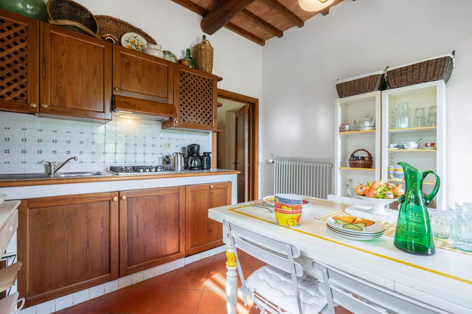Condo, Hill View | Private kitchen | Full-size fridge, oven, stovetop, dishwasher
