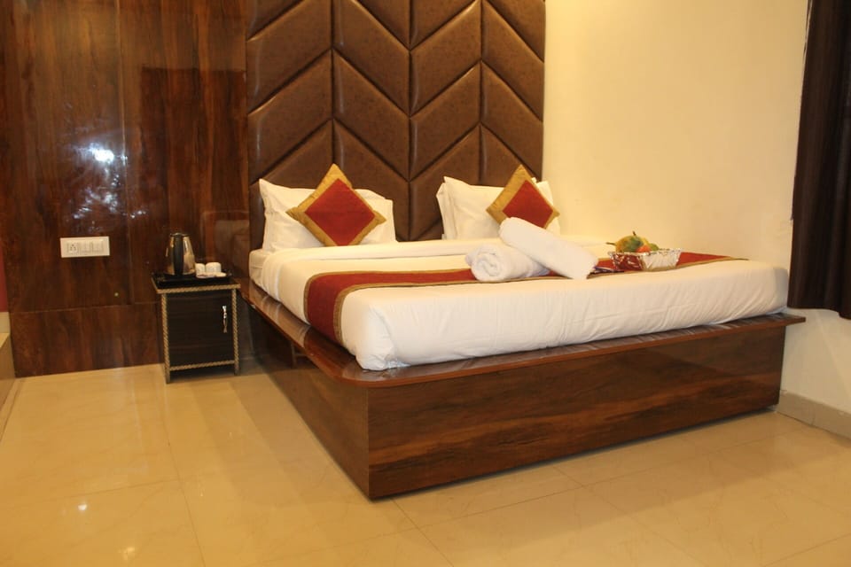 Deluxe Double Room | Egyptian cotton sheets, premium bedding, free WiFi