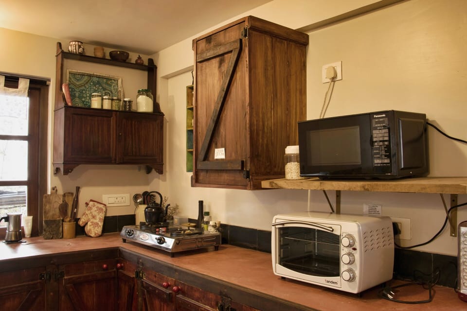 Exclusive Apartment, Balcony, Mountain View | Private kitchen | Microwave