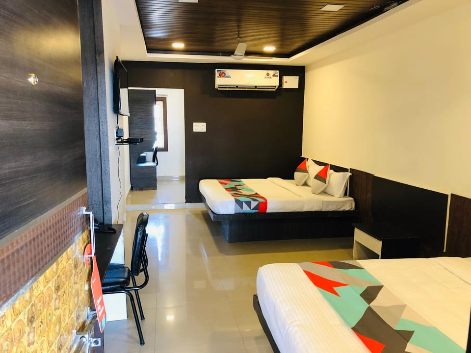 Classic Room, City View | Iron/ironing board (on request), WiFi (free)