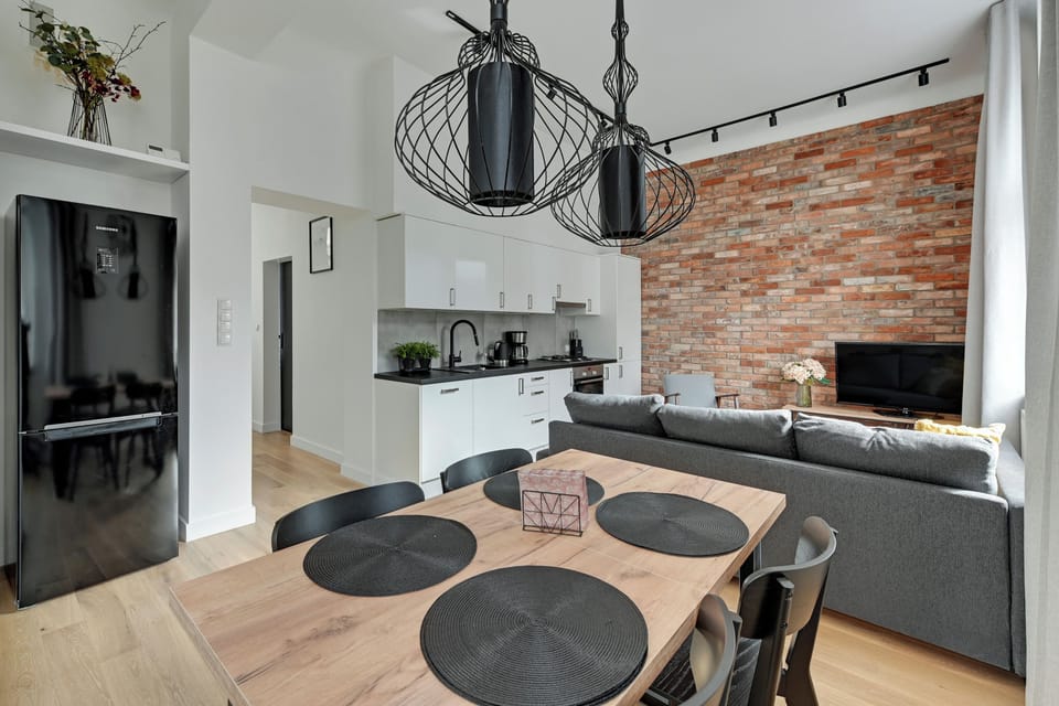 Classic Apartment, Balcony | 2 bedrooms, iron/ironing board, free WiFi