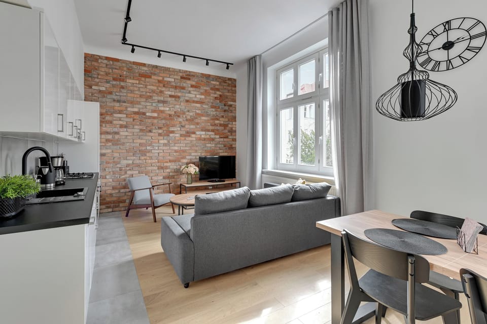 Classic Apartment, Balcony | 2 bedrooms, iron/ironing board, free WiFi