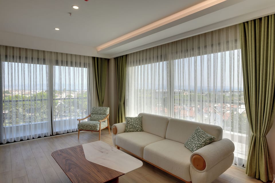 Grand Suite, Balcony, Sea View | Living area