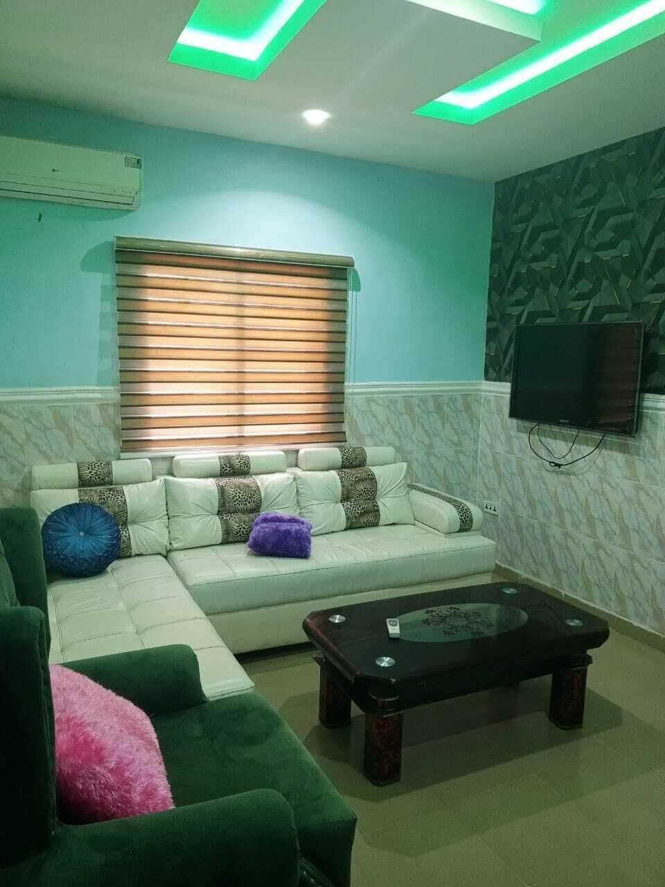 Standard Single Room | Laptop workspace, free WiFi