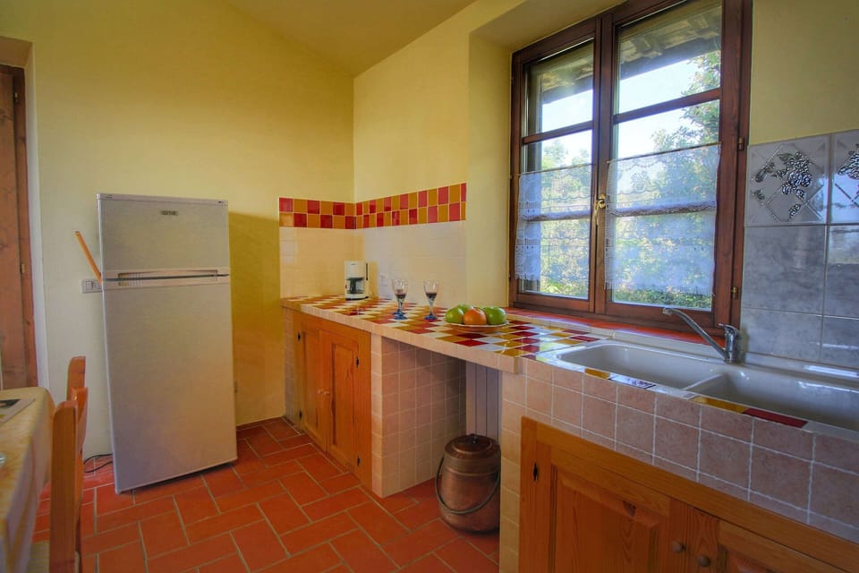 Comfort House, 2 Bedrooms | Private kitchen | Fridge, oven, coffee/tea maker, electric kettle