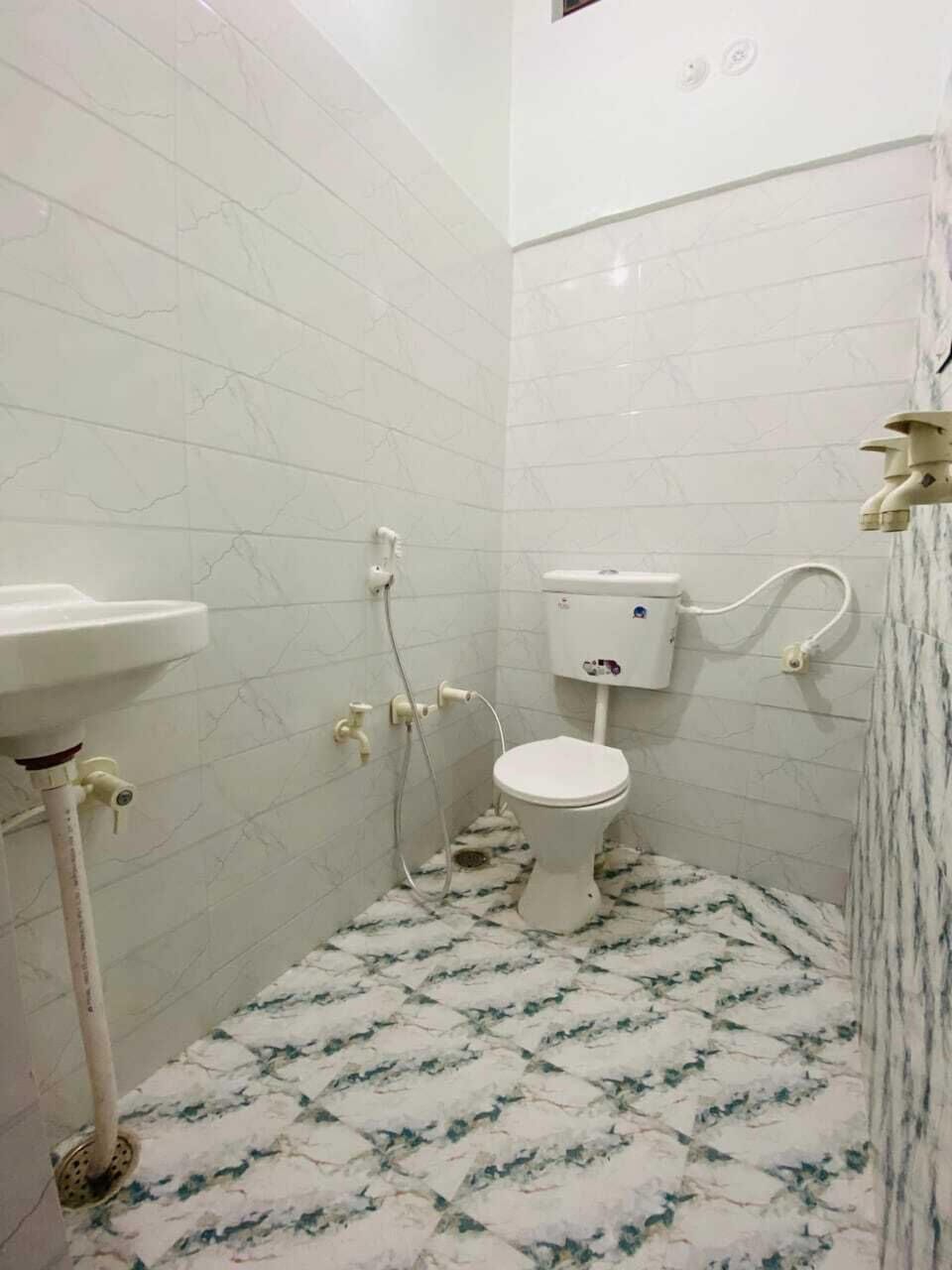 Standard Room, City View | Bathroom