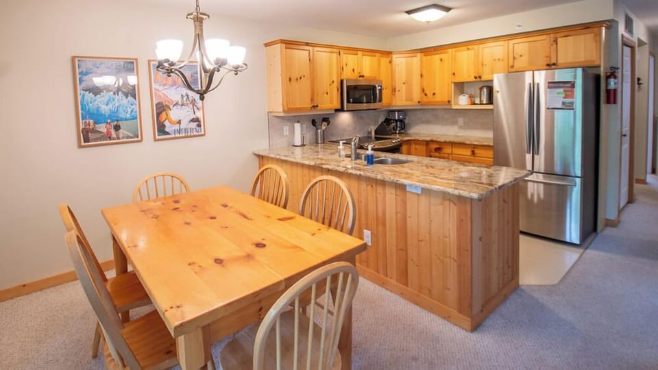 Townhome, Balcony | In-room dining
