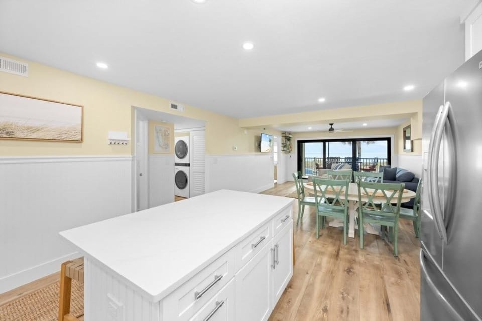 Condo, 3 Bedrooms | Interior