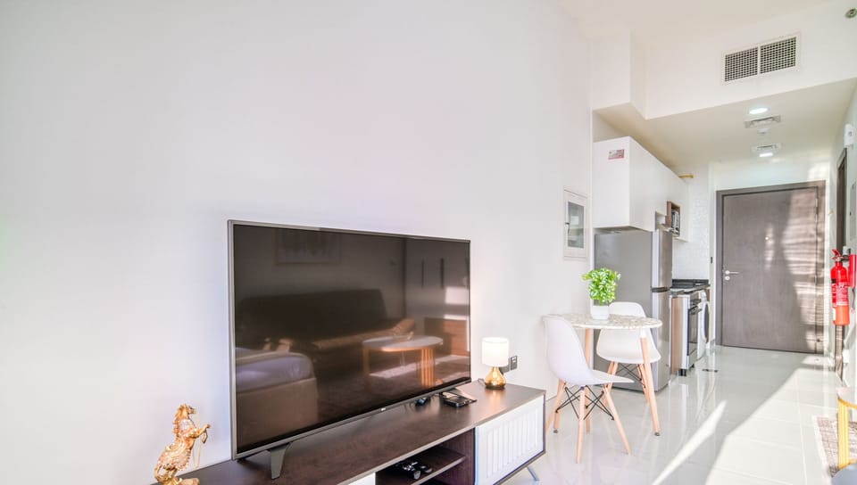 Basic Studio, City View | In-room safe, blackout drapes, iron/ironing board, free WiFi