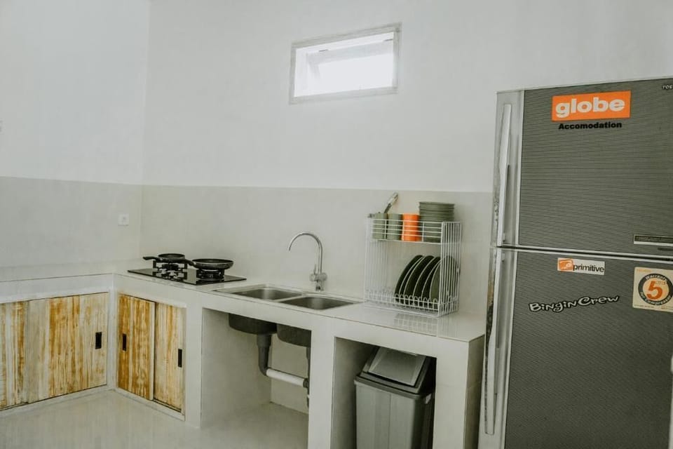 Junior Suite, Pool View | Private kitchen