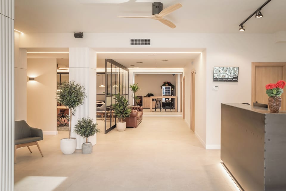 Business Room | Living area | 55-inch plasma TV with cable channels