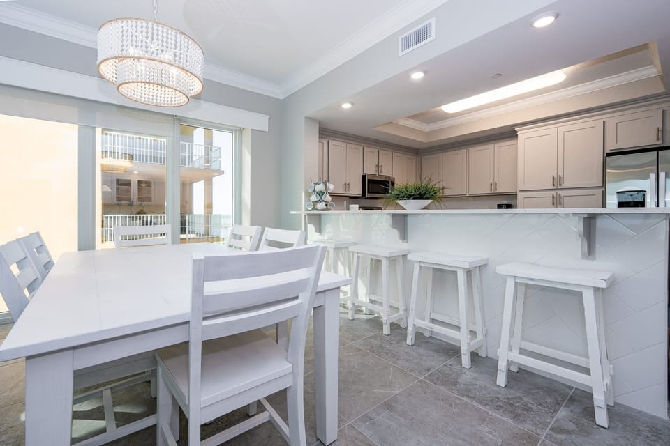 Condo, 4 Bedrooms | Dining