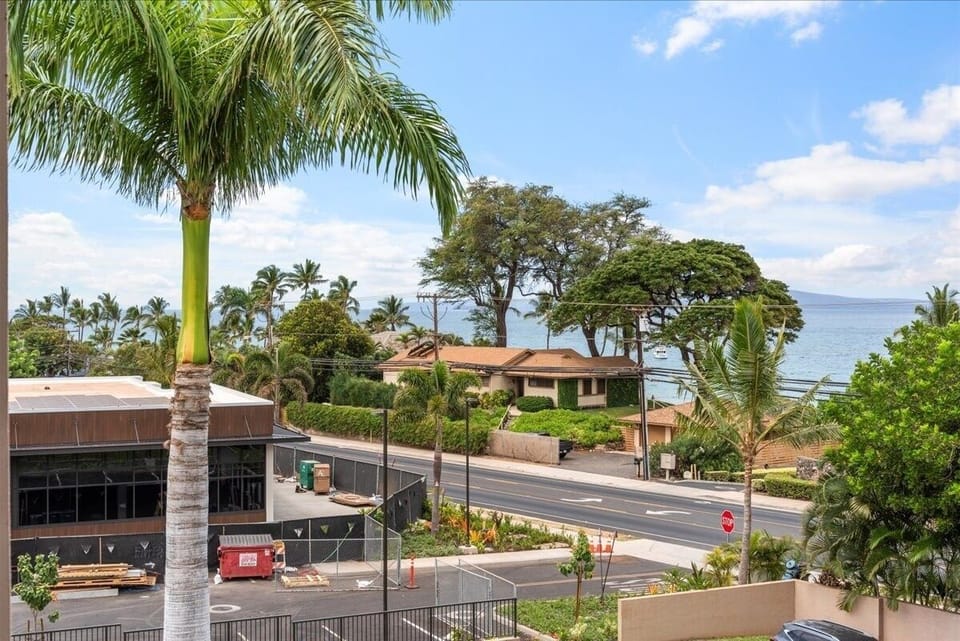 Condo, 2 Bedrooms | Property grounds