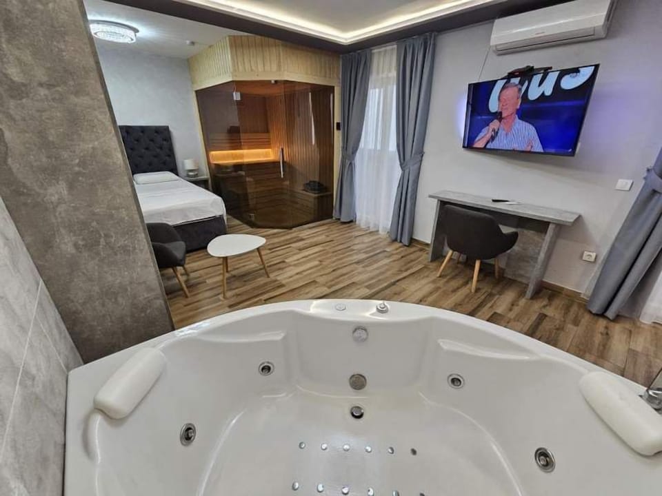 City Suite | Soundproofing, free WiFi
