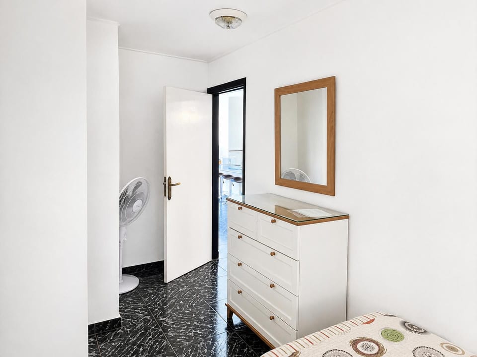 2 bedrooms, iron/ironing board, WiFi (free), bed sheets