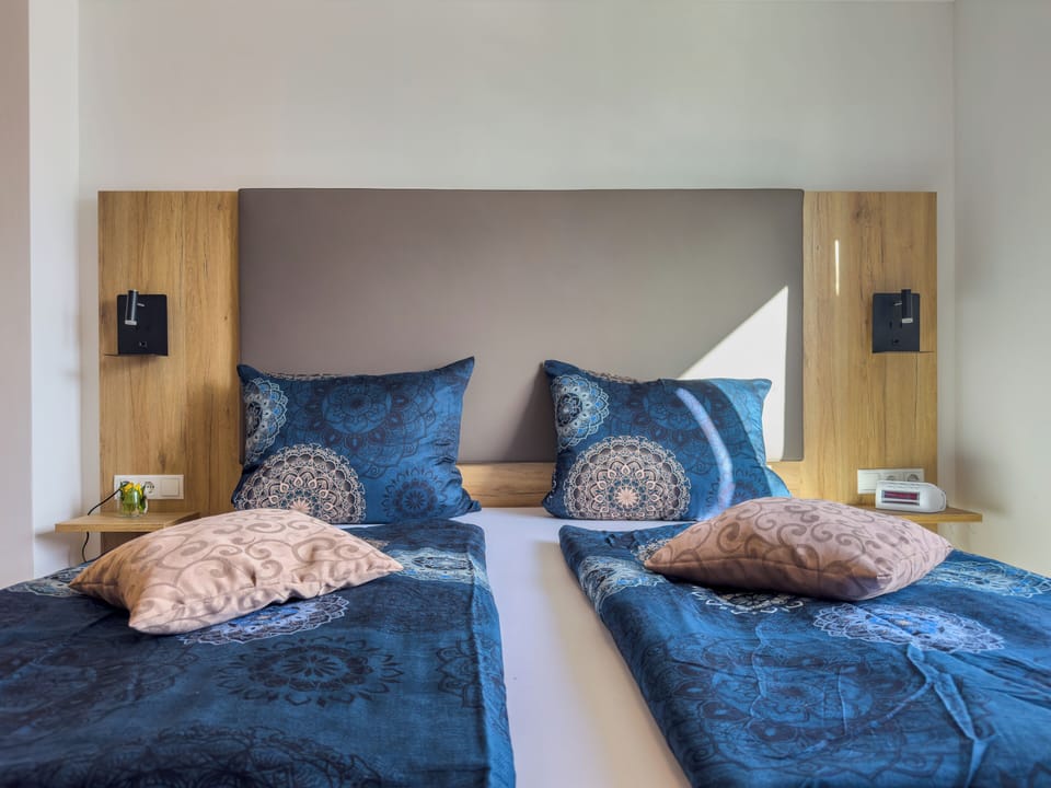Comfort Double Room | In-room safe, desk, laptop workspace, soundproofing