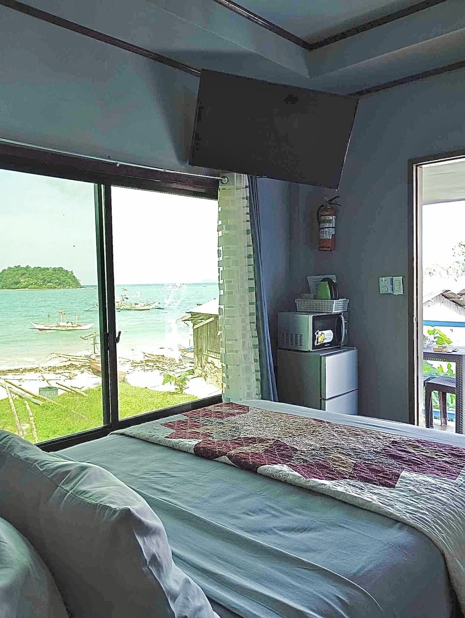 Comfort Room, Balcony | Premium bedding, down comforters, in-room safe, desk