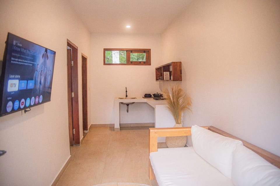 Deluxe Room | Private kitchen