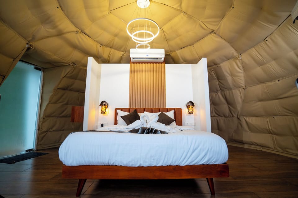 Honeymoon Suite | Free WiFi
