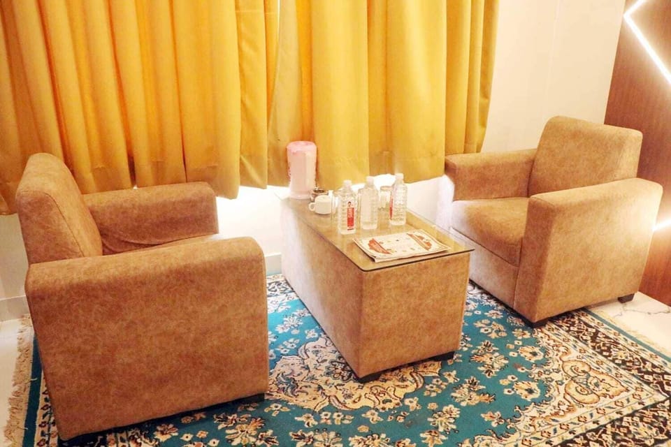 Triple Room | In-room safe, desk, laptop workspace, soundproofing