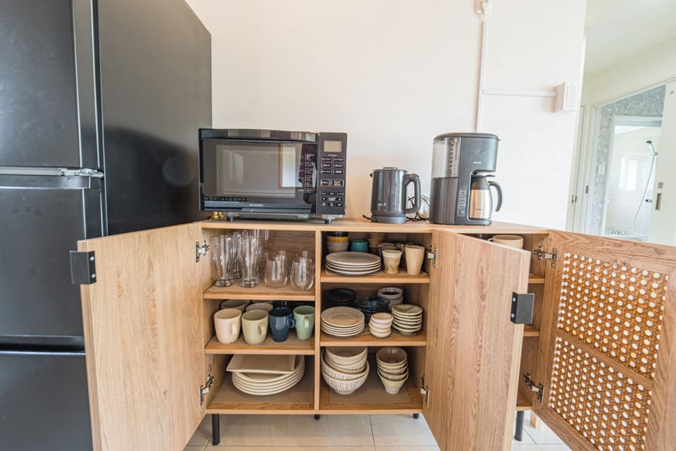 Electric kettle, rice cooker