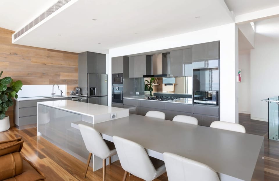 House | 5 bedrooms, high-speed internet