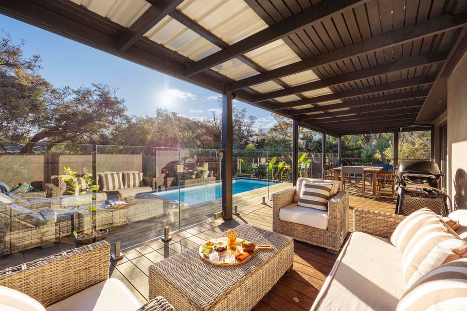 House | 5 bedrooms, high-speed internet