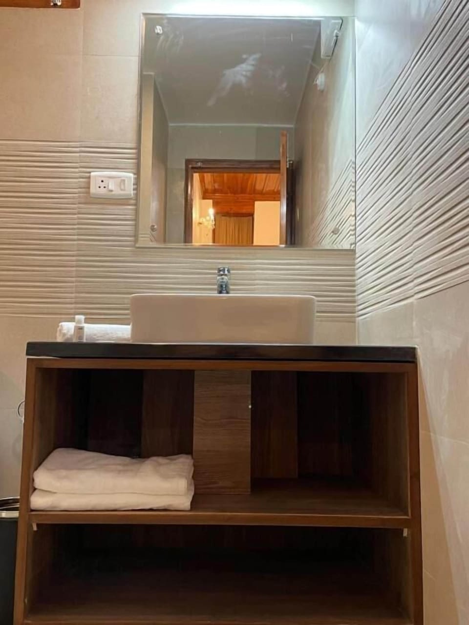 Superior Single Room | Bathroom | Shower, hair dryer, slippers, towels