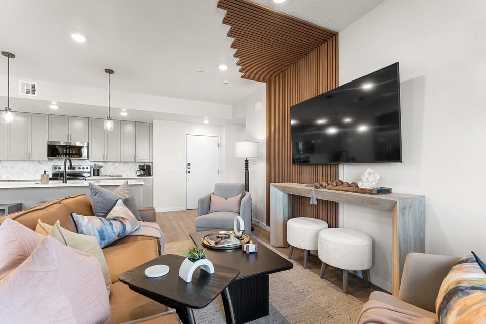 Condo, 3 Bedrooms | Living area | Smart TV, streaming services