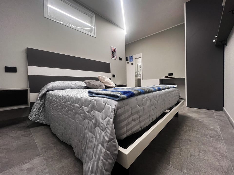 Basic Double Room | Desk, soundproofing, free WiFi